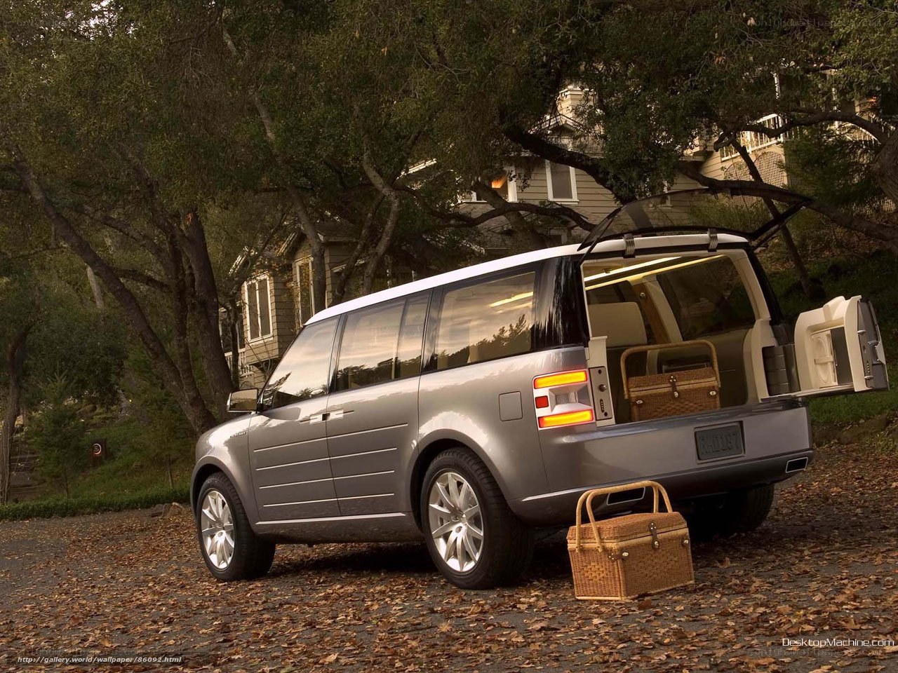 Silver SUV with picnic basket