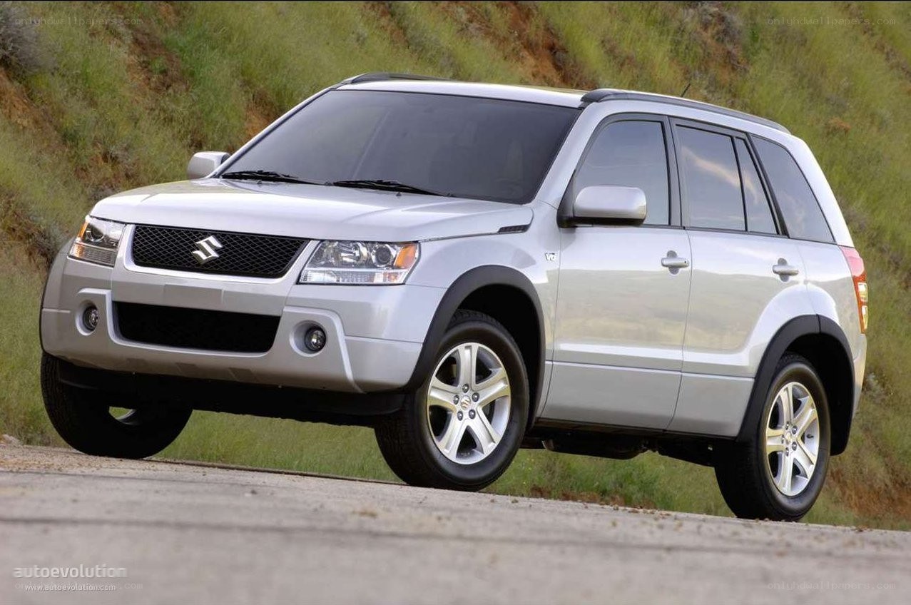 silver suzuki grand vitara