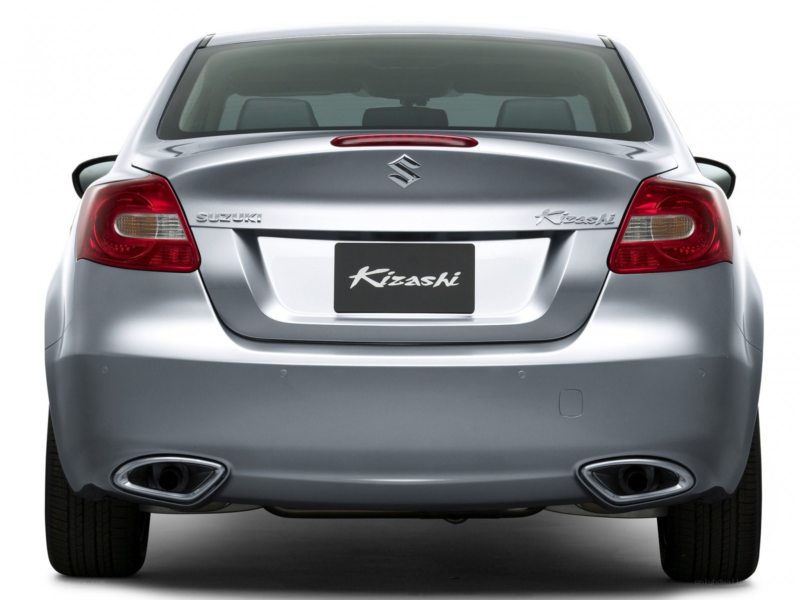 silver suzuki kizashi sedan
