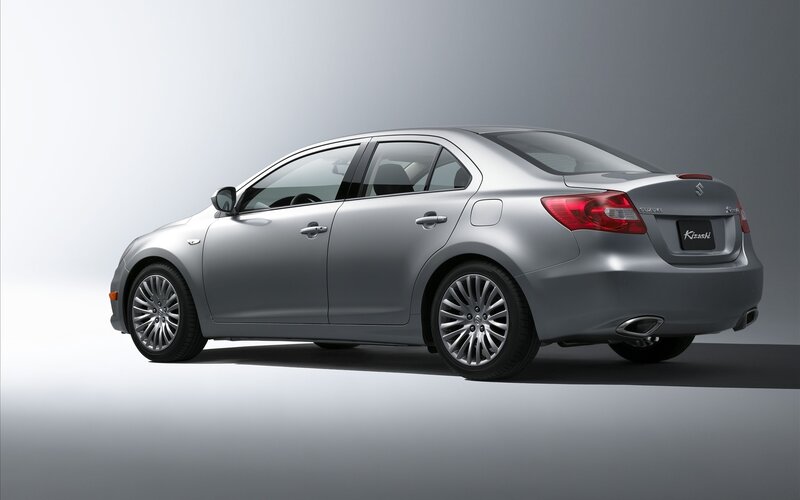 silver suzuki kizashi sedan