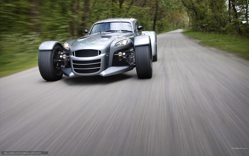 Silver Three-wheeled Car — Gray, Dynamic