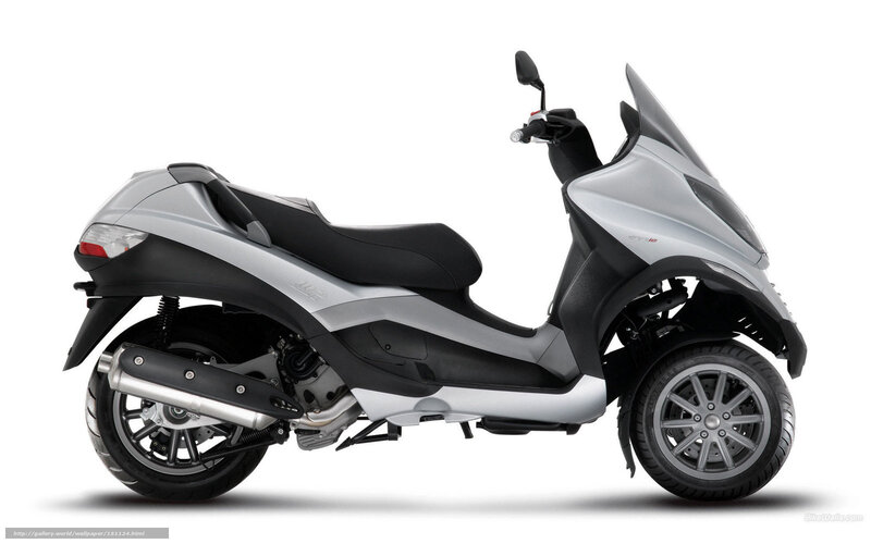 Silver Three-wheeled Scooter — Neutral, Photograph