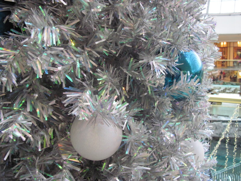 Silver Tinsel Christmas Tree — Festive, Afternoon