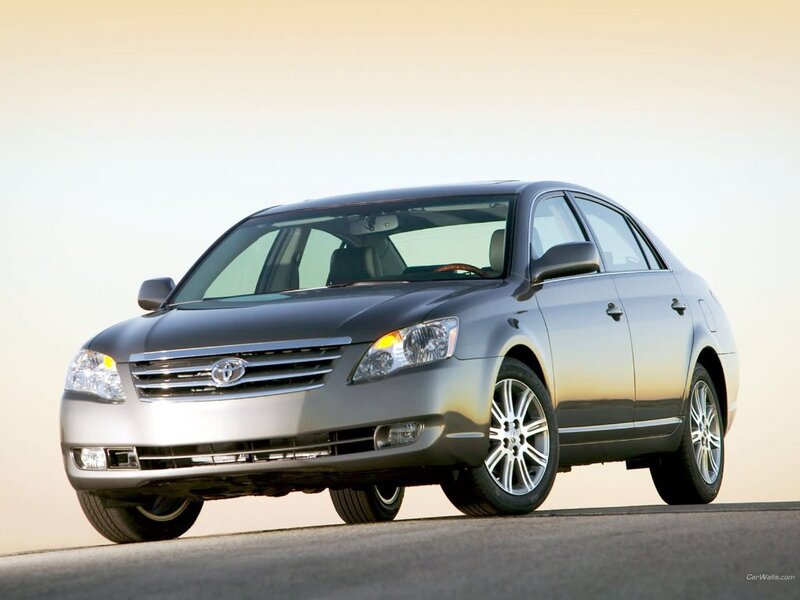 silver toyota avalon sedan