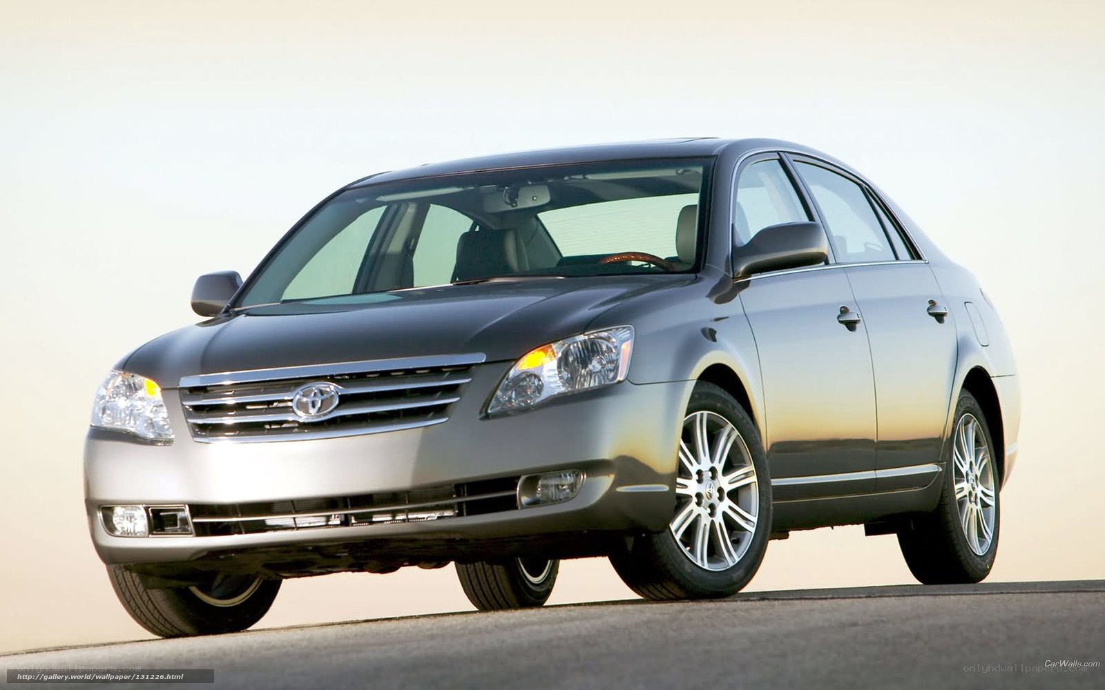 silver toyota avalon sedan