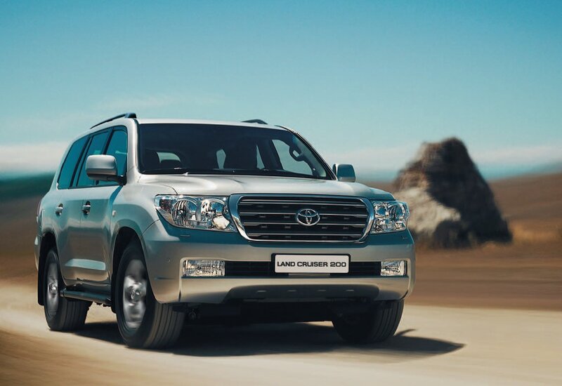 silver toyota land cruiser