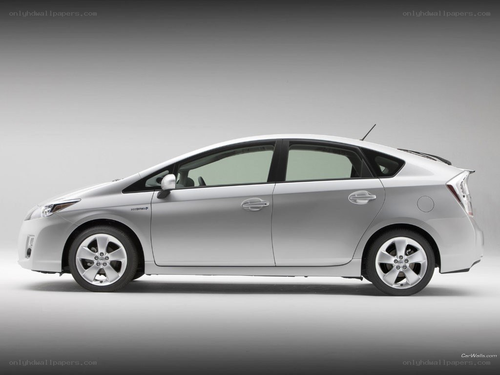silver toyota prius hybrid