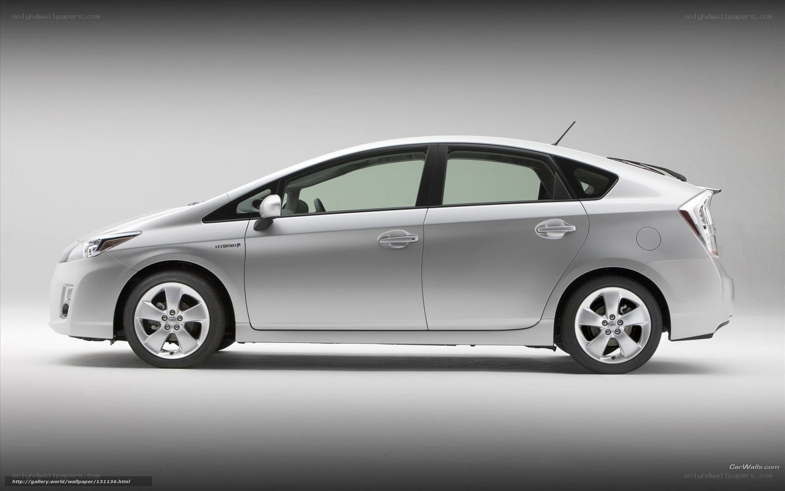 silver toyota prius hybrid