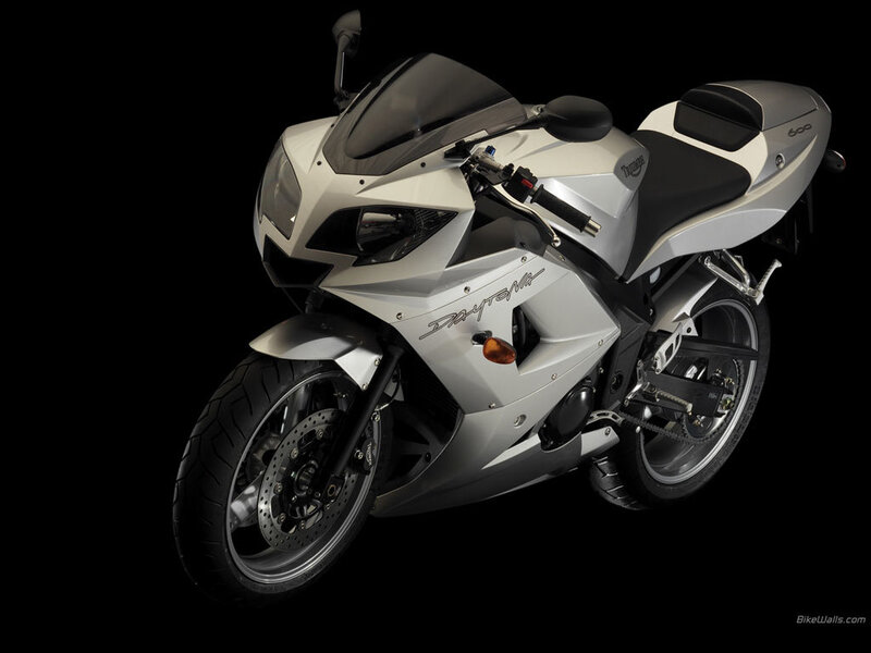 silver triumph daytona motorcycle