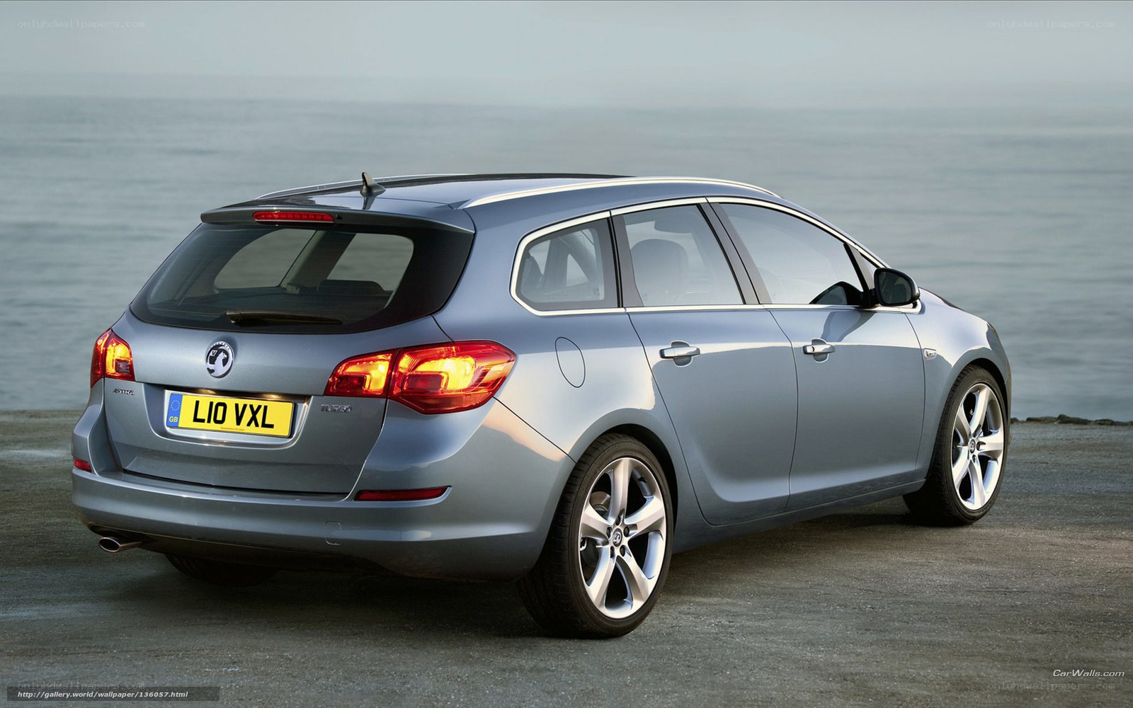 silver vauxhall astra station wagon