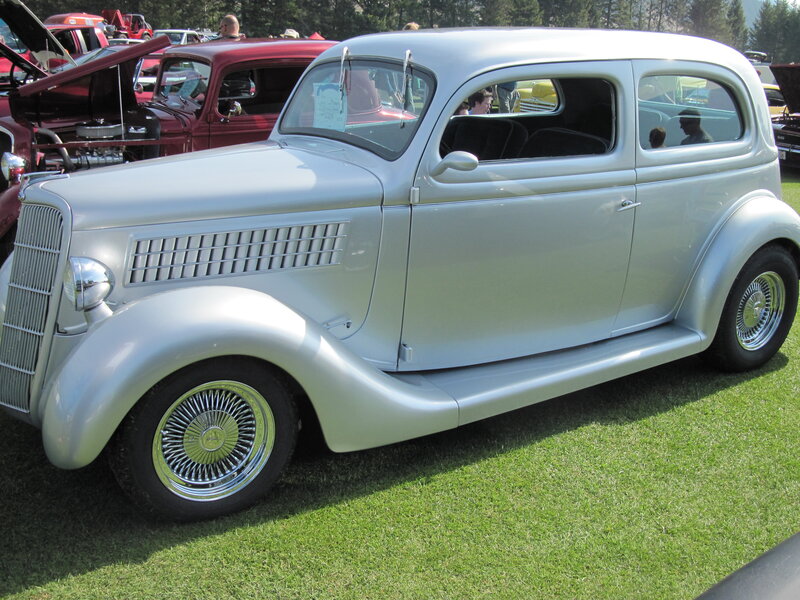 Silver Vintage Car — Calm, Afternoon, Photograph, Car Show, Grass