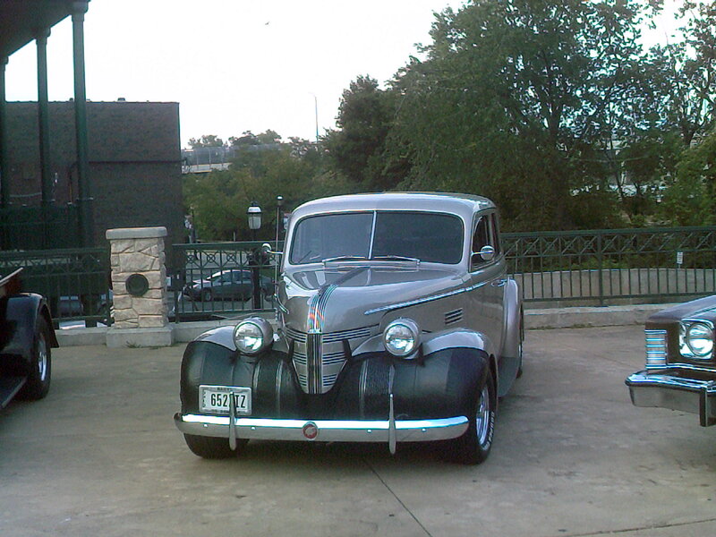 Silver Vintage Car — Calm, Afternoon, Photograph
