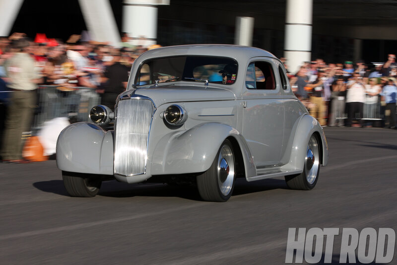 Silver Vintage Car — Gray, Dynamic