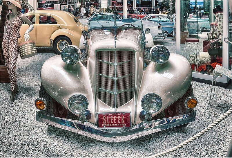 Silver Vintage Car — Nostalgic, Photograph