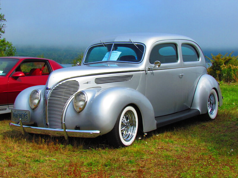 Silver Vintage Car — Serene, Morning