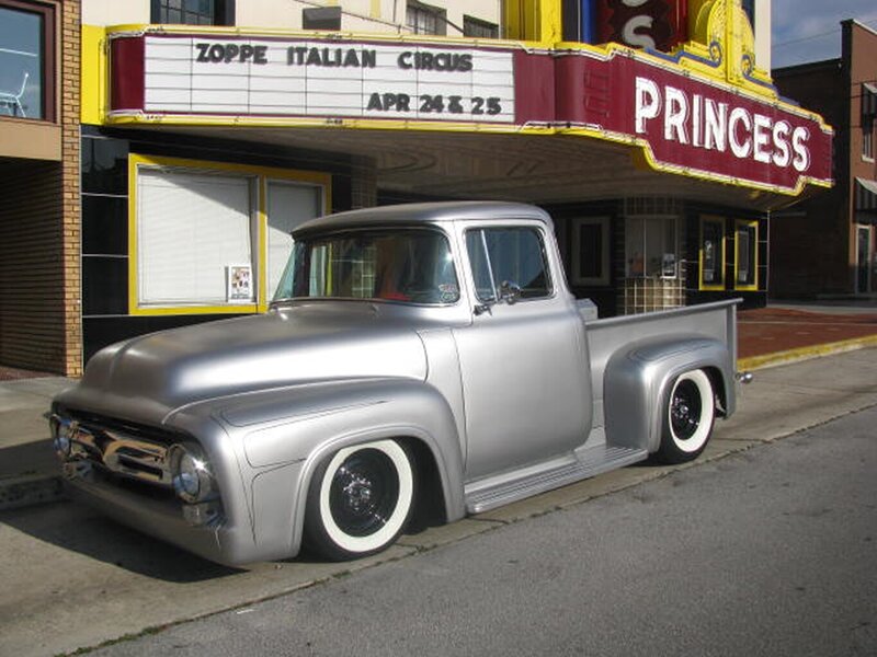 Silver Vintage Pickup Truck — Calm