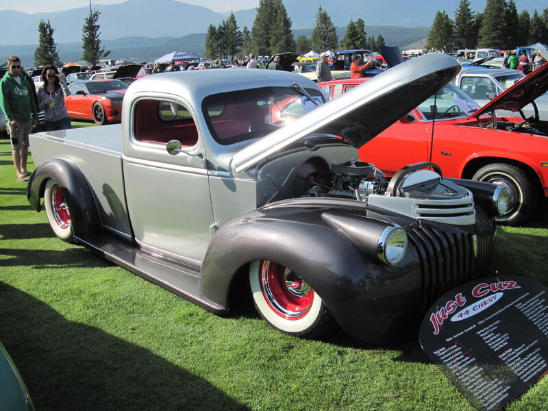 Silver Vintage Pickup Truck — Outdoor