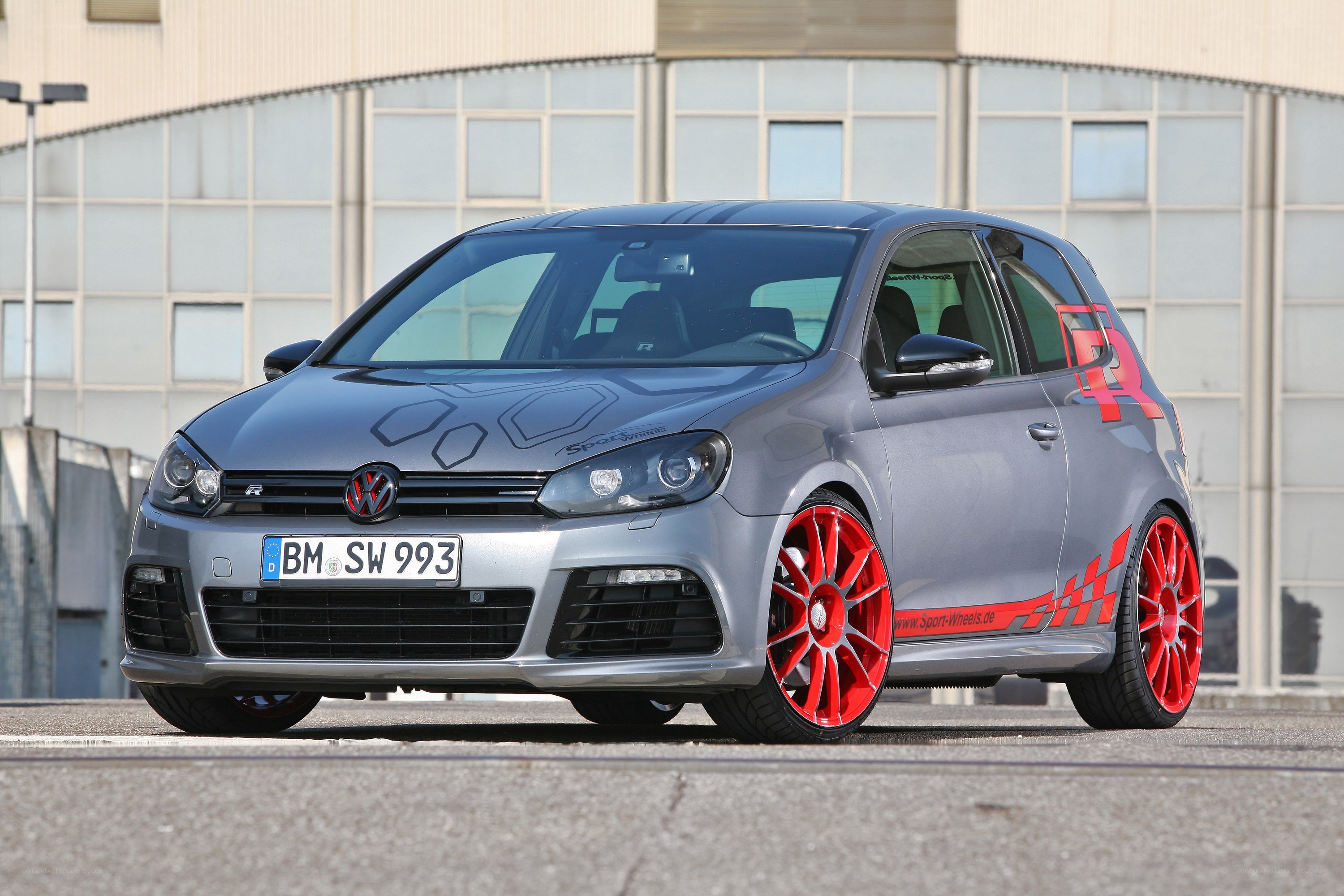 silver volkswagen golf r
