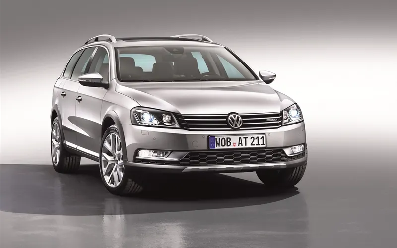 Silver Volkswagen Passat Alltrack