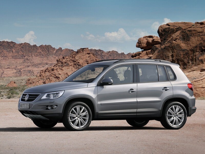 Silver Volkswagen Tiguan