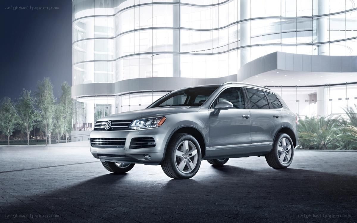 Silver Volkswagen Touareg SUV