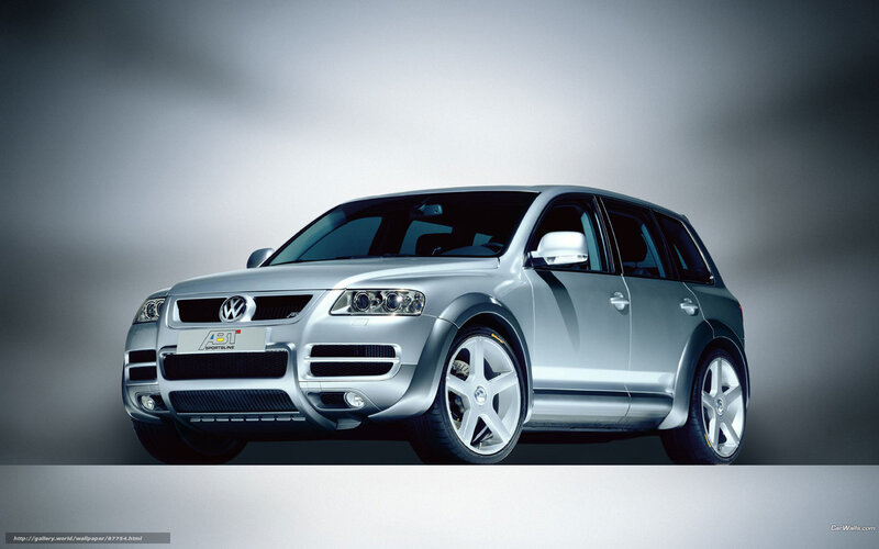 Silver Volkswagen Touareg