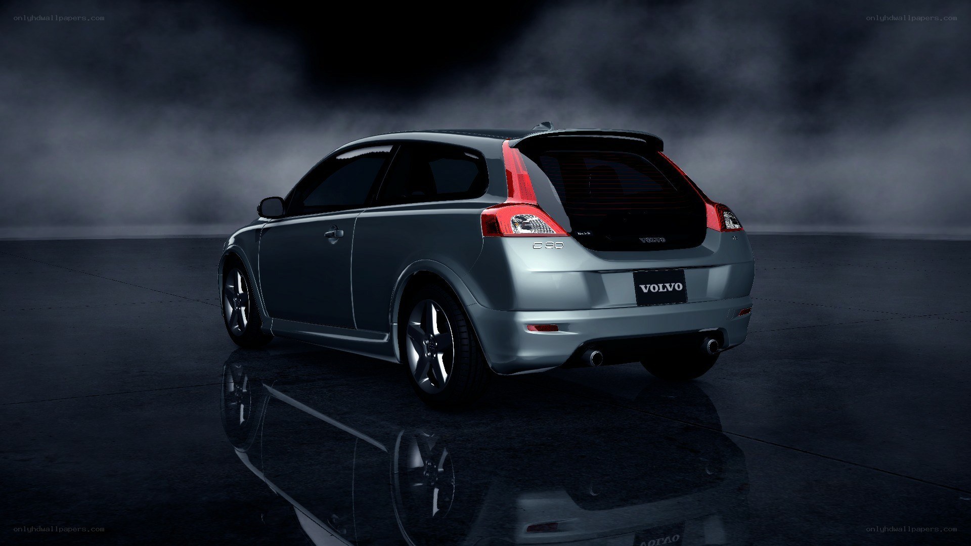 silver volvo c30 rear view
