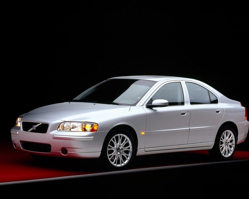 silver volvo sedan