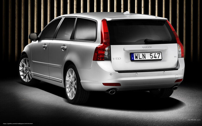 Silver Volvo V50