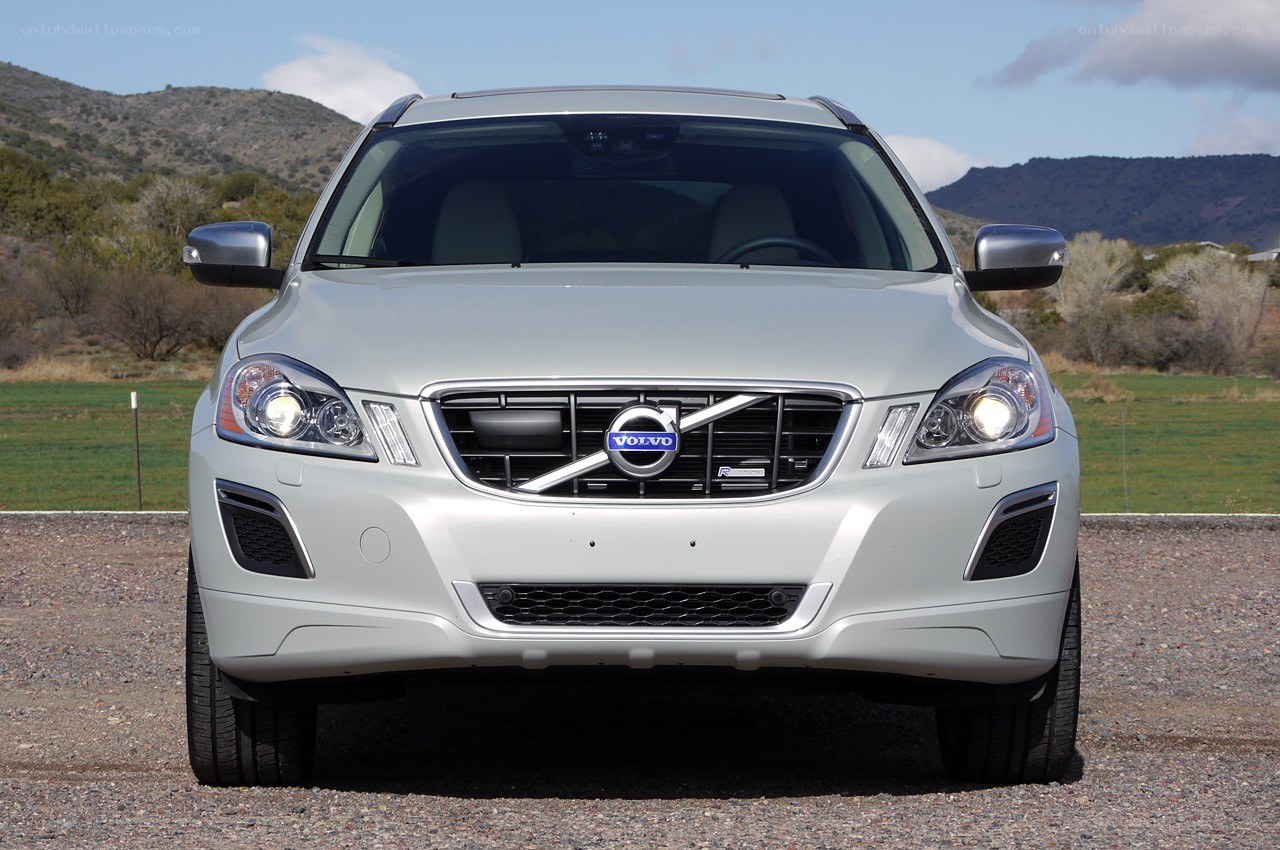 silver volvo xc60 suv