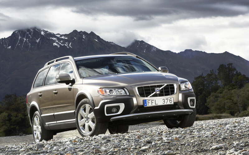 Silver Volvo Xc70