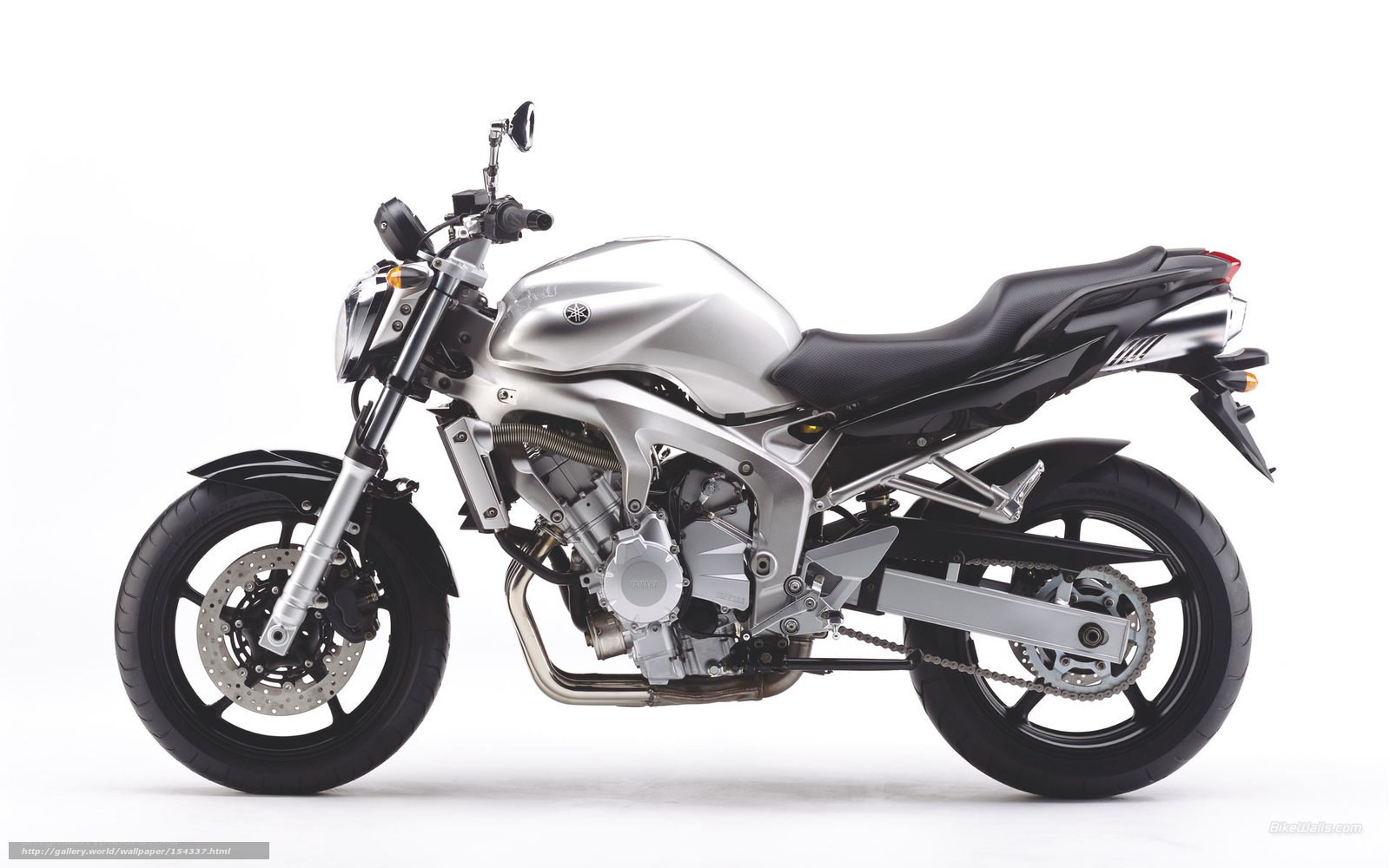 silver yamaha motorcycle