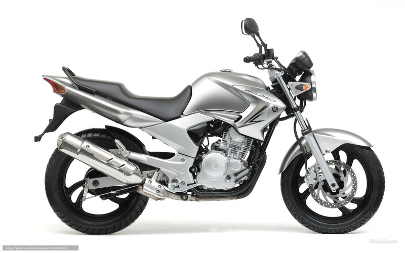 silver yamaha ybr 250 motorcycle