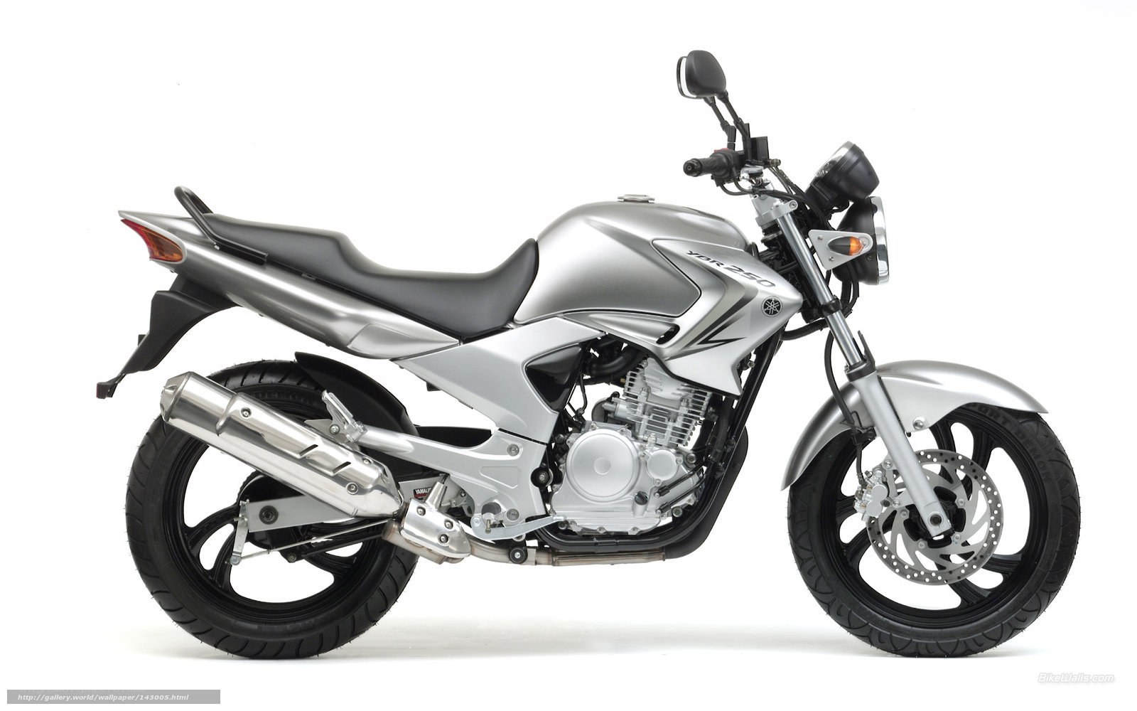 silver yamaha ybr 250 motorcycle