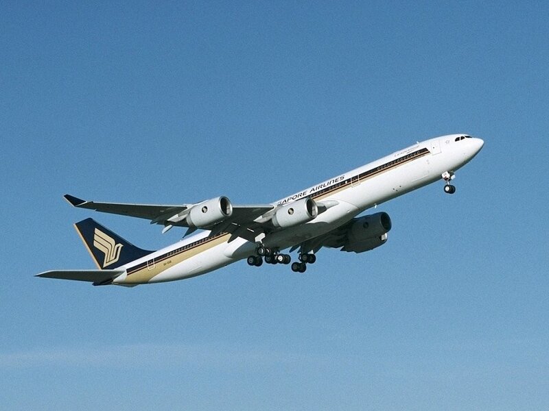 Singapore Airlines A340 in flight