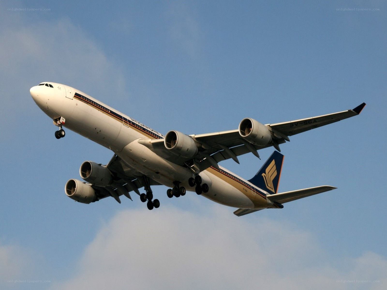 Singapore Airlines A340 in flight