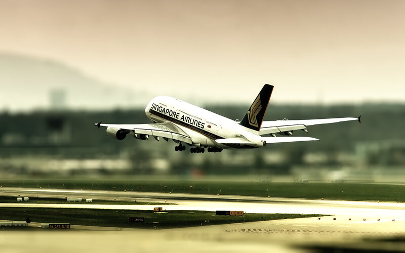Singapore Airlines A380 — White, Dynamic, Afternoon