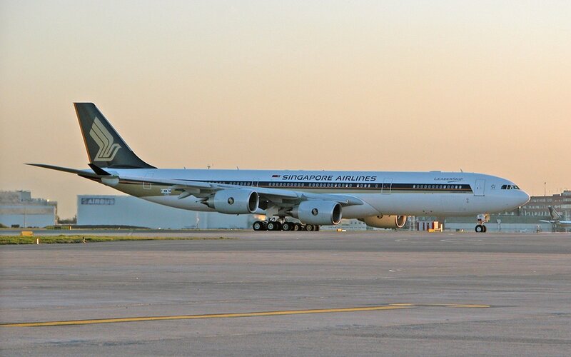 Singapore Airlines Airplane — White