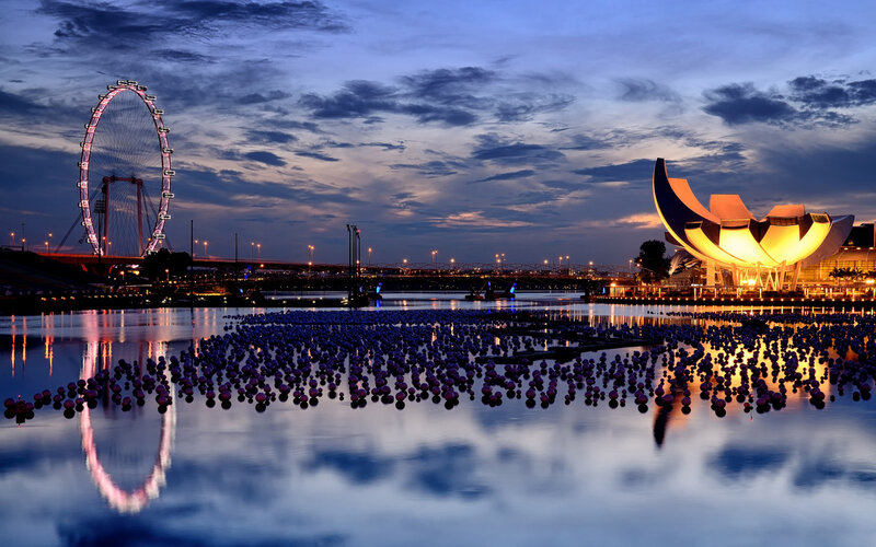 Singapore Flyer at Dusk