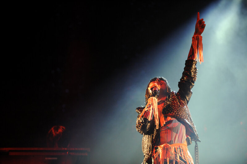 Singer on Stage — Black