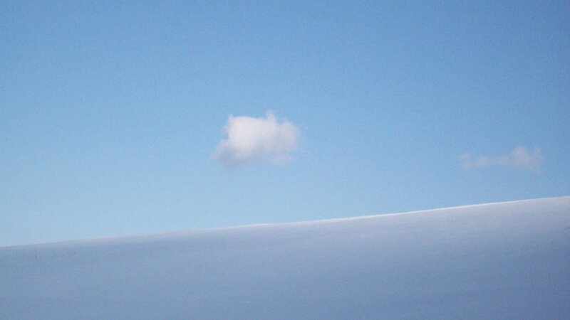 Single Cloud in Sky — Blue, Serene