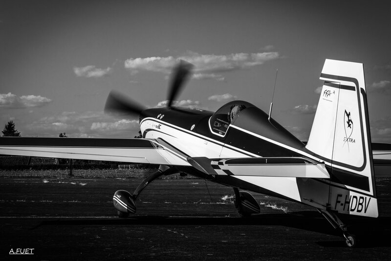 Single-engine Airplane — Black