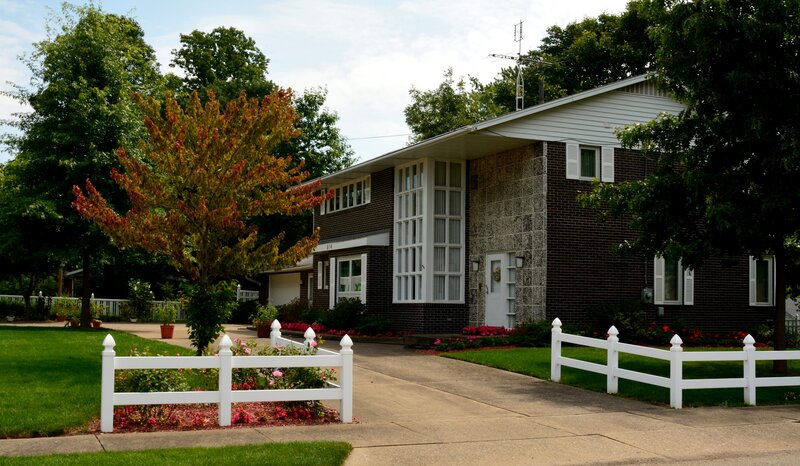 Single-family House — Green, Calm