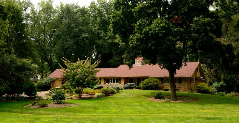 Single-story House — Green, Serene