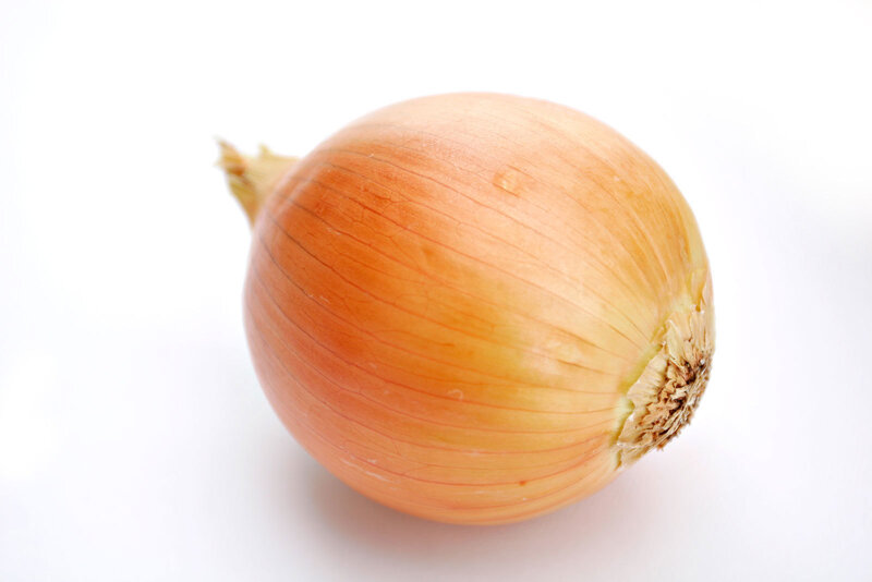 single yellow onion
