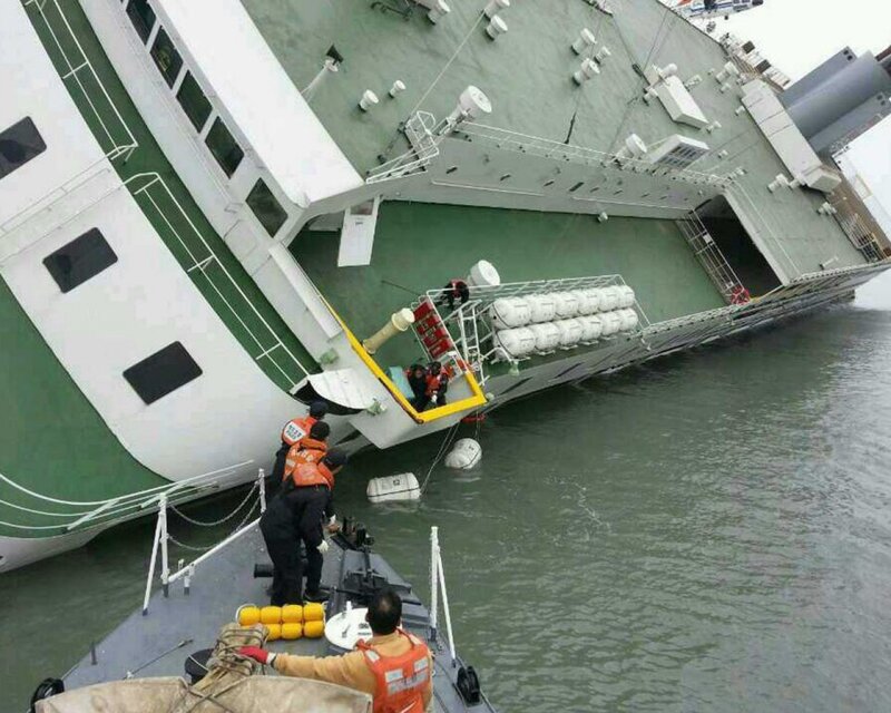 Sinking Ferry Ship — Green