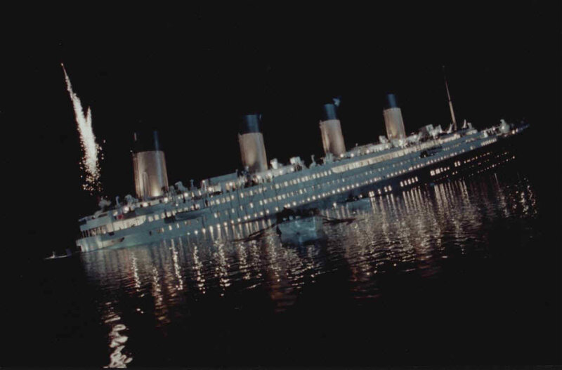 Sinking Ocean Liner — Black