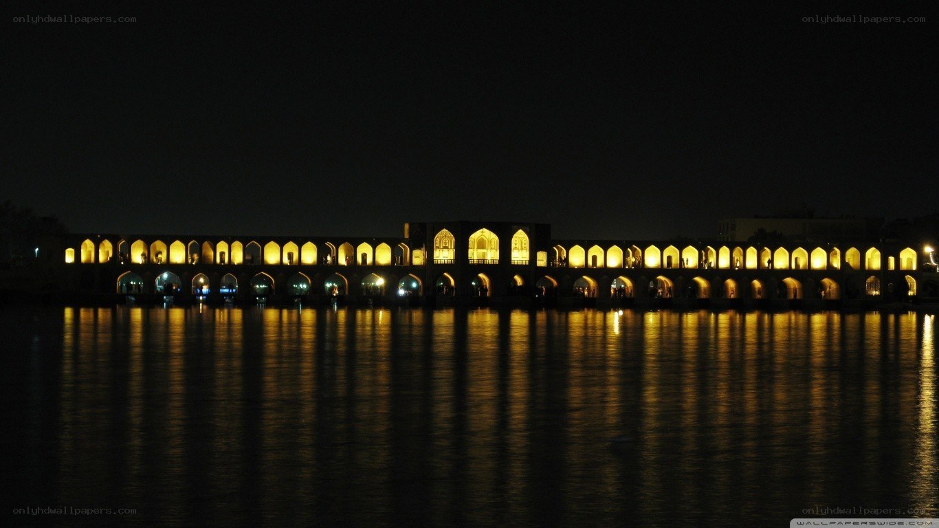 Siose Pol bridge at night