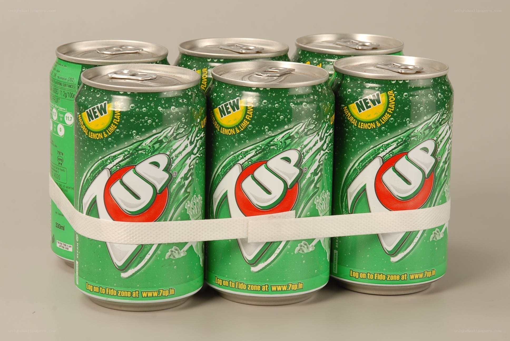 six-pack of 7up cans