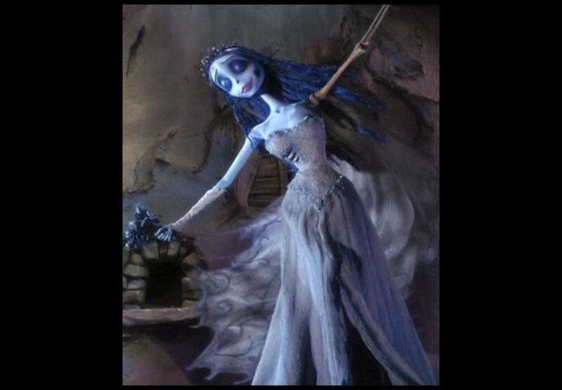 Skeletal Bride Figure